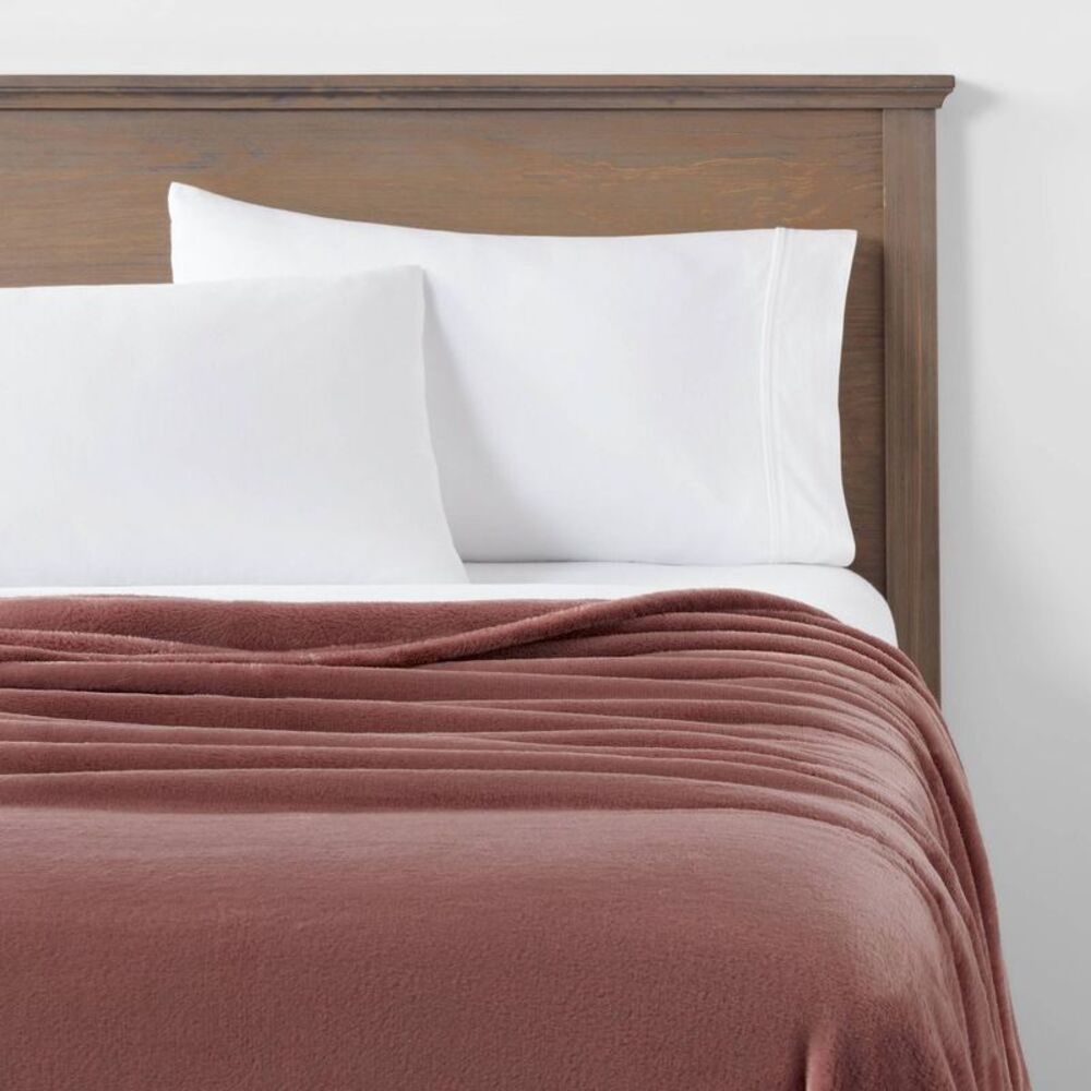 Threshold - Full/Queen Microplush Bed Blanket Berry - Threshol Berry - Picture 2 of 3